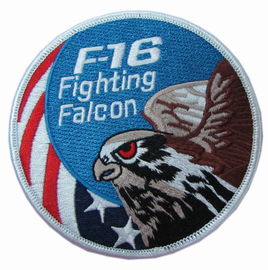 4 '' F-16 در مبارزه با آهن آهنین در تکه های دوزی